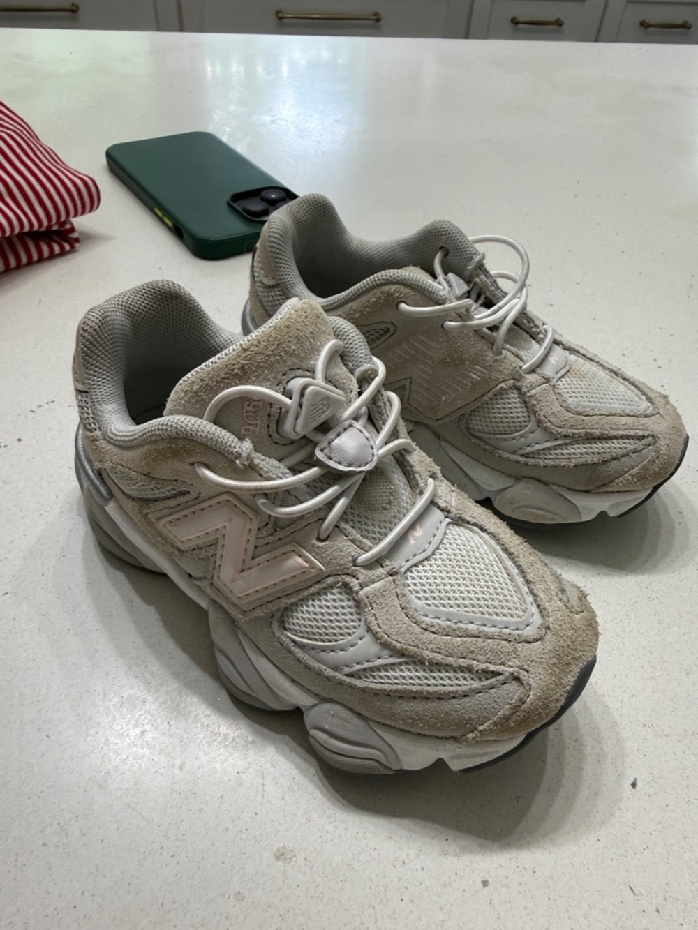 New balance 9060 - size 9c Kids Neutral Beige Athletic Sneakers